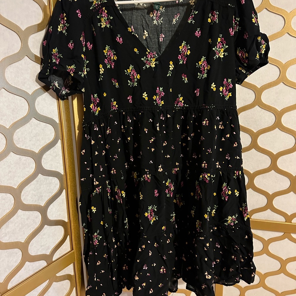 Women’s small tunic style floral dresss